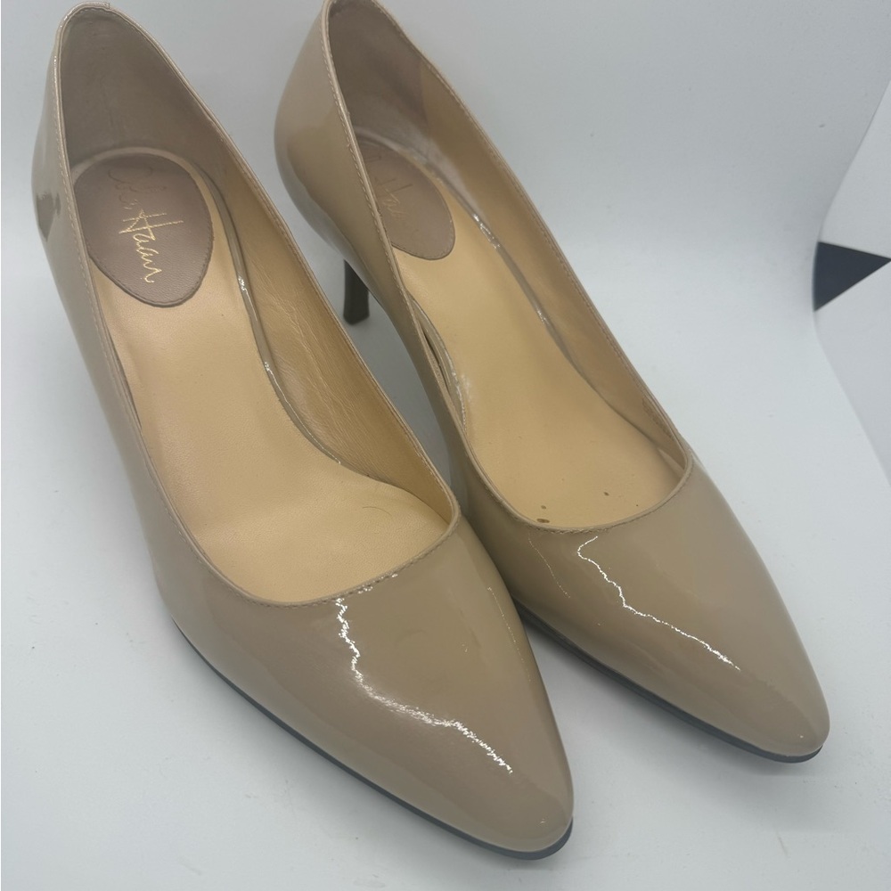 Nude pumps